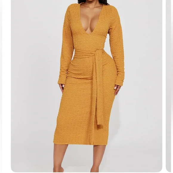 Fashion Nova - Dalia Midi Dress - Picture 2 of 2